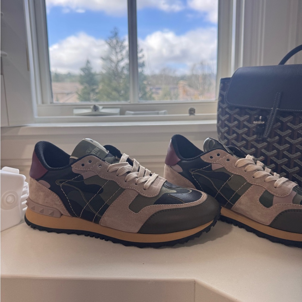Never worn: Valentino women’s Multicolor Sneakers